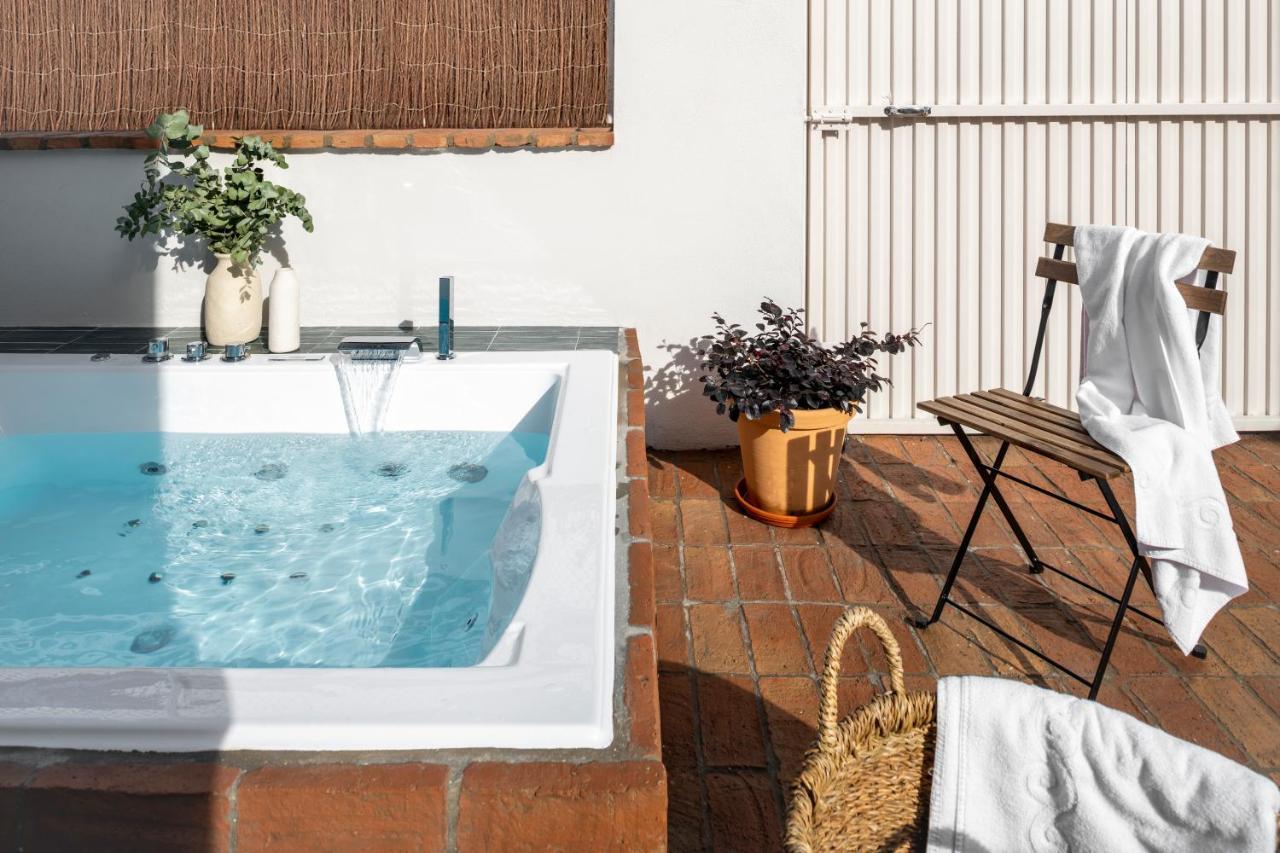 Magno Apartments Robles With Jacuzzi And Private Parking 塞维利亚 外观 照片