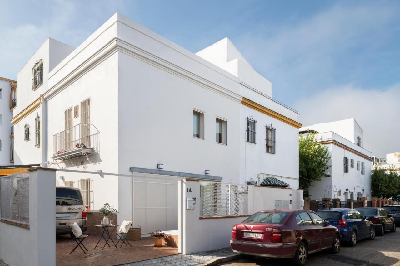 Magno Apartments Robles With Jacuzzi And Private Parking 塞维利亚 外观 照片